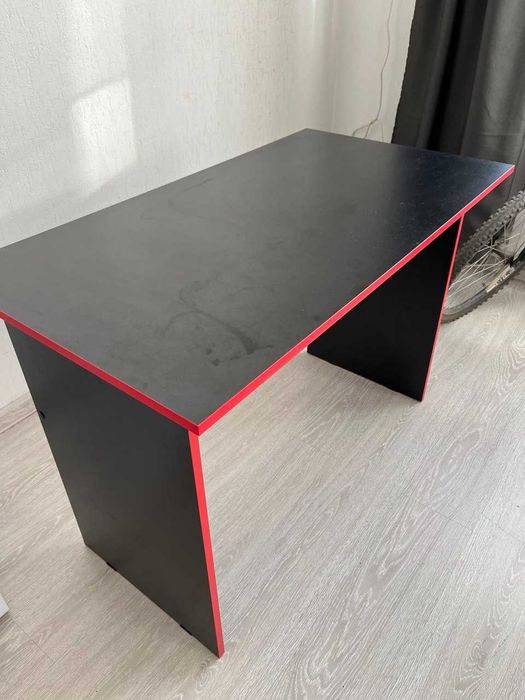 Стол компьютерный