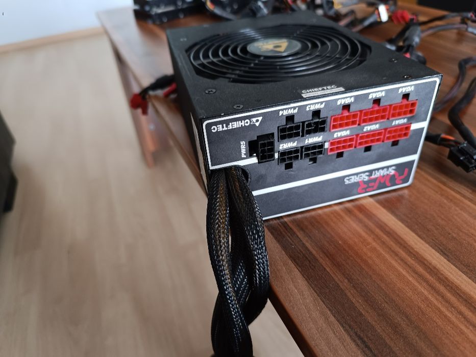 Модулно захранване  Chiftec GPS1250C  1250W gold с проблеми