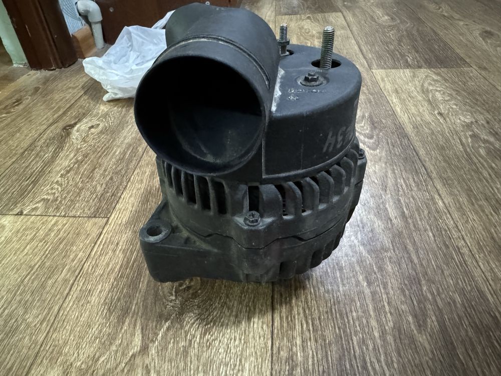 Генератор БМВ 140А Bosch оригинал