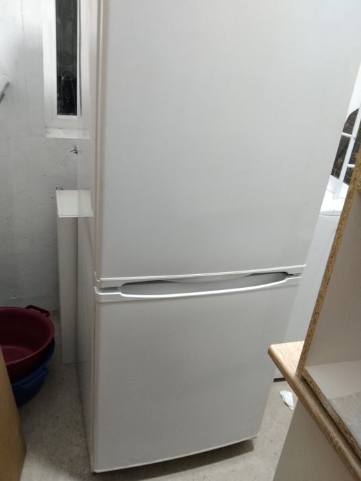 Холодильник Indesit