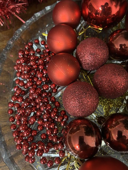 Продам настольную елку новую на подставке