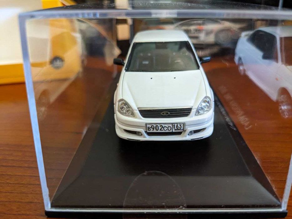 Коллекционная модель Lada Priora TMS 1:43