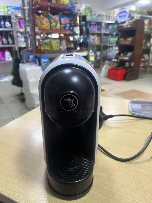 Кафе машина LavAzza A MODO MIO