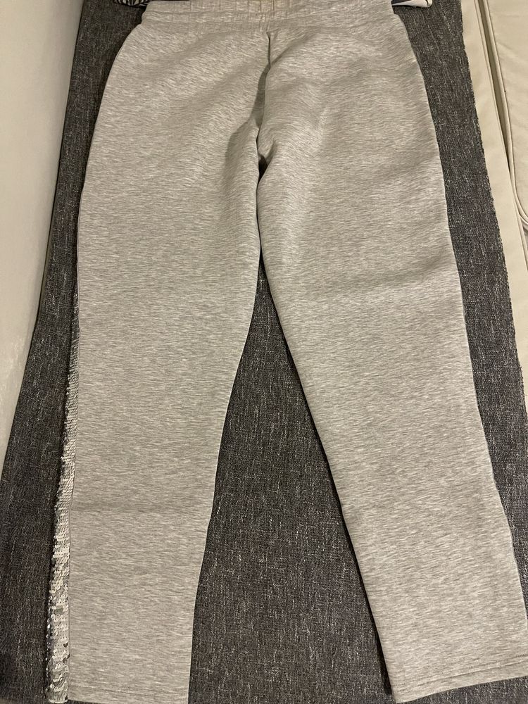 Спортно долнище Guess