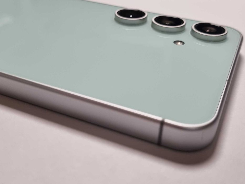 Samsung Galaxy S24 FE 128/8GB Като нов!!!