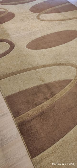 Ковер для дома  бежево-коричневый