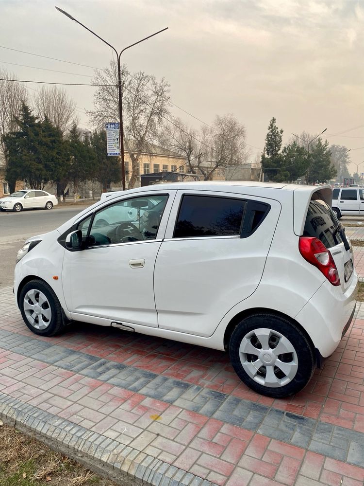 Spark 1 pozitsiya