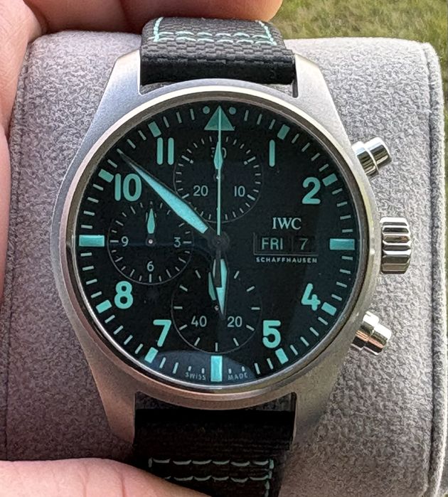 Vand ceas IWC editie limitata AmgPetronas Merceses Lewis Hamilton team