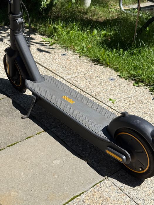 Ninebot KickScooter MAX G30E II – aproape nou
