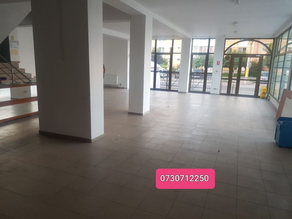 Spatiu comercial 300 mp stradal cu parcare