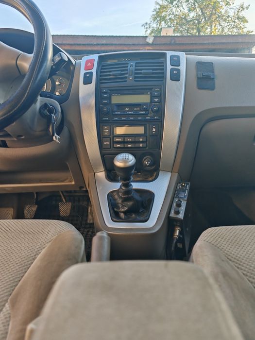 Vând Hunday Tucson 2.0CRDI 4*4
