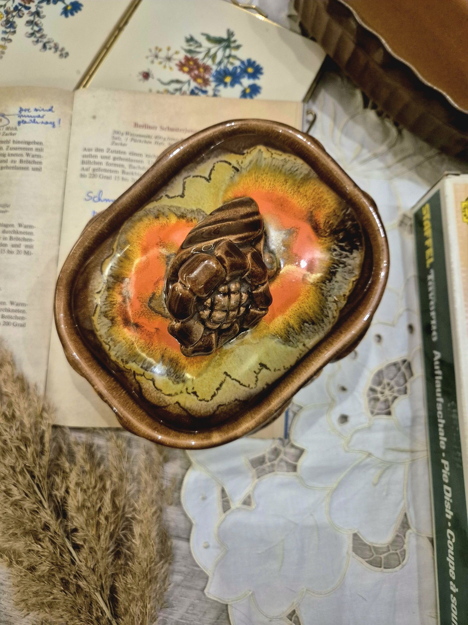 Разкошна керамична кутия с капак