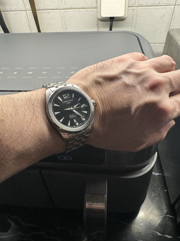 Продавам часовник Certina DS Action Sapphire Crystal Chronometer