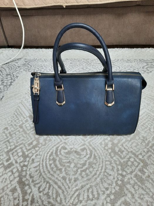 Продам женскую кожаную сумку