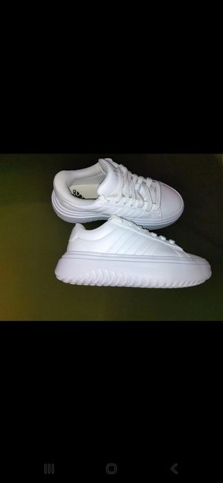 Adidași Adidas purtați o data