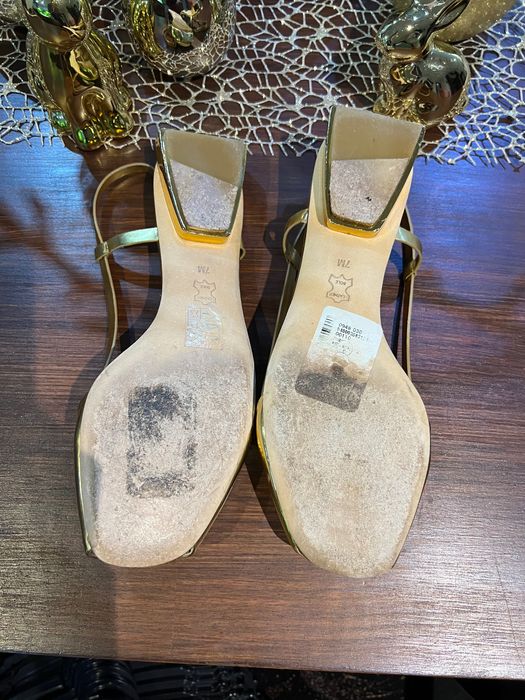 Tory Burch 
Сандали