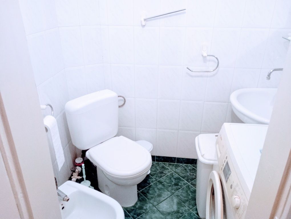 Продава се Тристаен апартамент в Добрич, Център - 74 кв.м за 1103 €/кв.м - Снимка #7