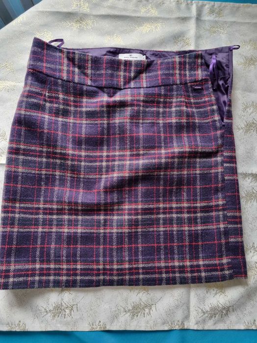 Vand fusta scurta TOM TAILOR mov in carouri, cu lana, marime M, noua