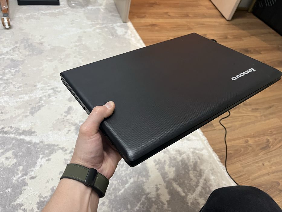 Продам ноутбук .