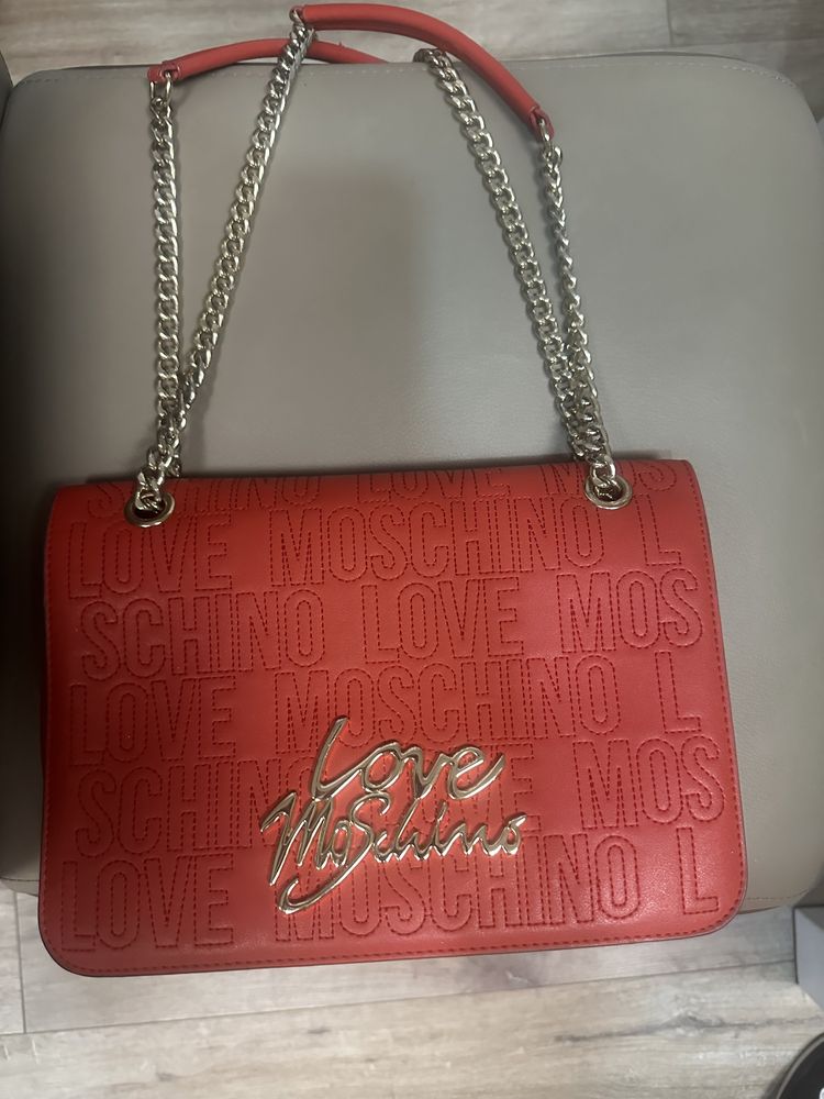 чанта Love Moschino