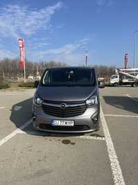 Vand Opel Vivaro 9 locuri , motor 1,6 anul 2019