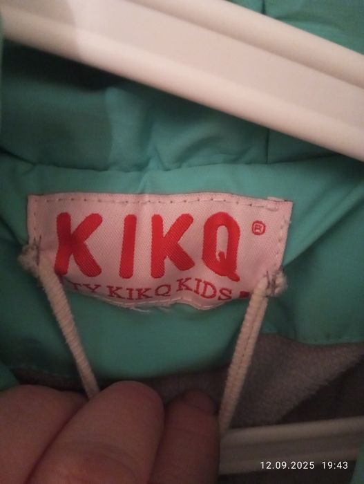 Продам зимнюю куртку на девочку зима в отличном состоянии очень тёплые