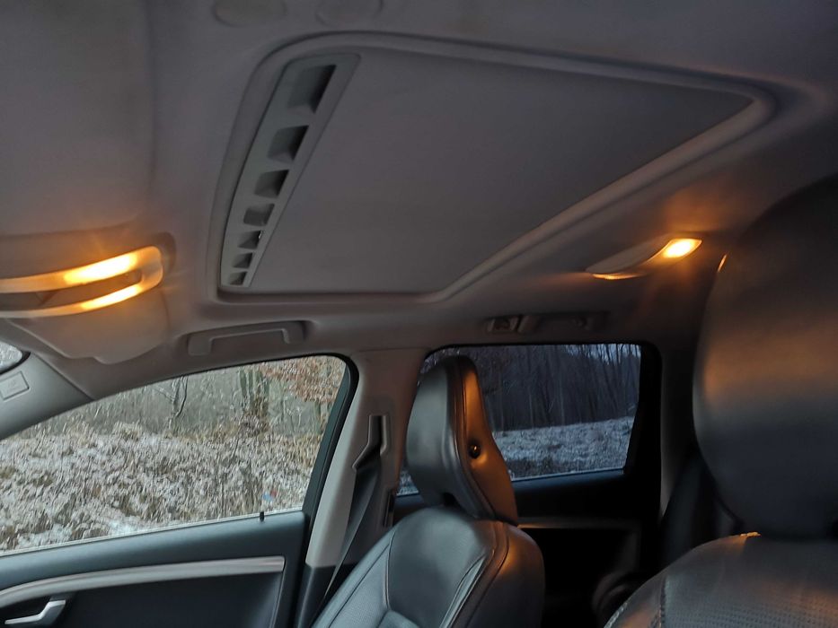 Volvo XC70 SUMMUM, 2,4 diesel, D5 euro 5,cutie automata, an 2012, 4x4