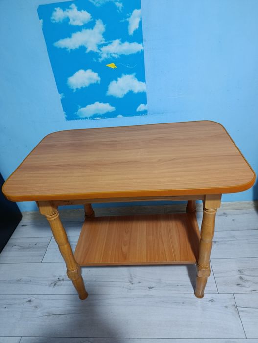 Masă bucătărie dimensiuni Lungime 80cm. Lățime 52cm. Înălțime 70cm