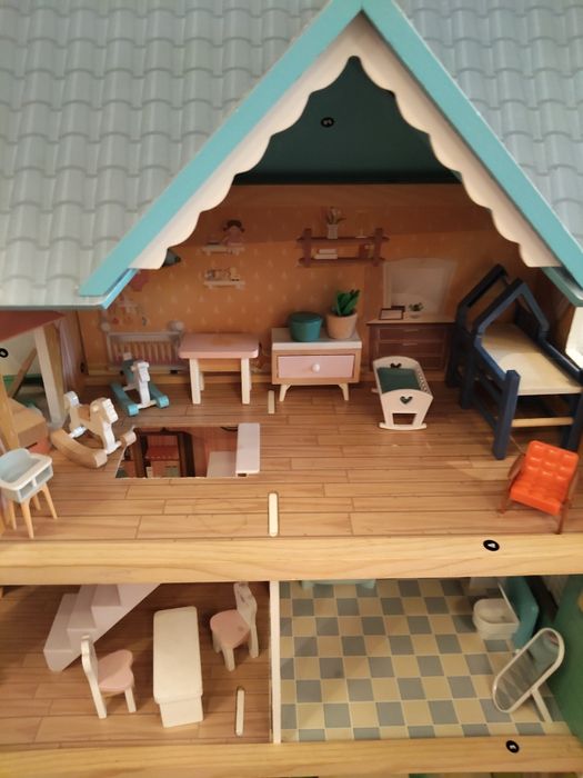 Căsuța păpuși cu accesorii