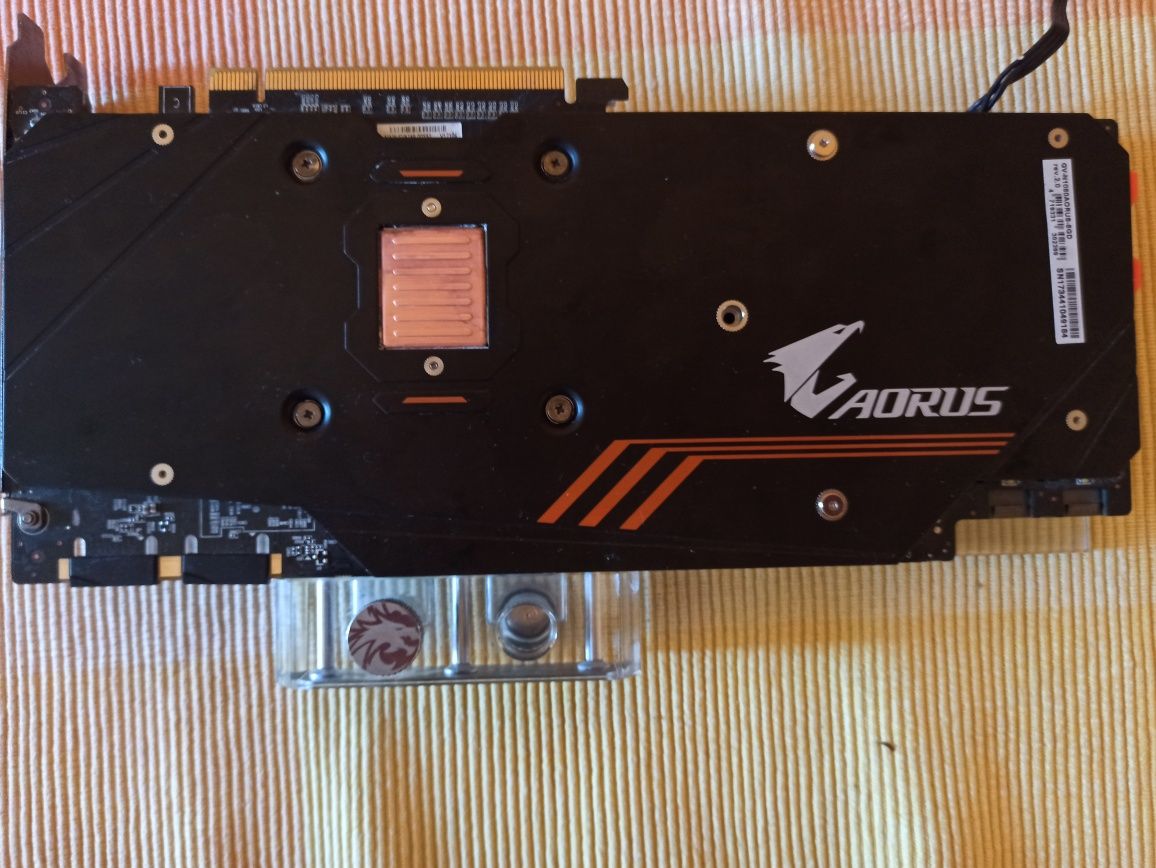 Gtx 1080 Aorus 8gb GDDR5 + воден блок