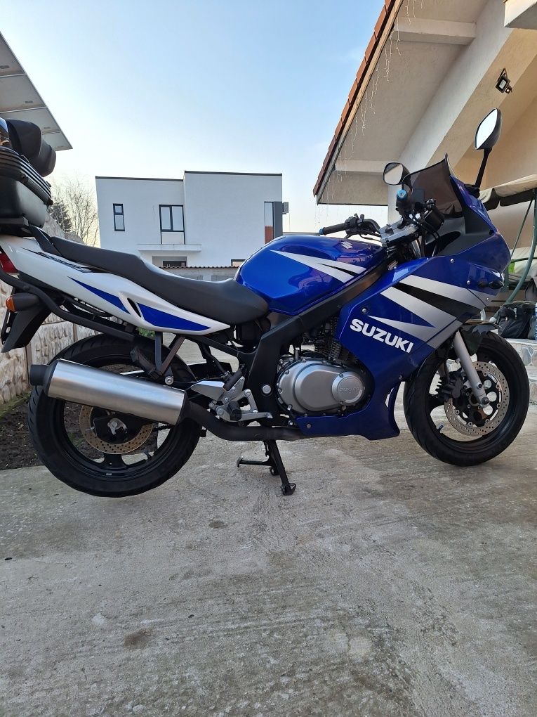 Motocicleta Suzuki GS 500F