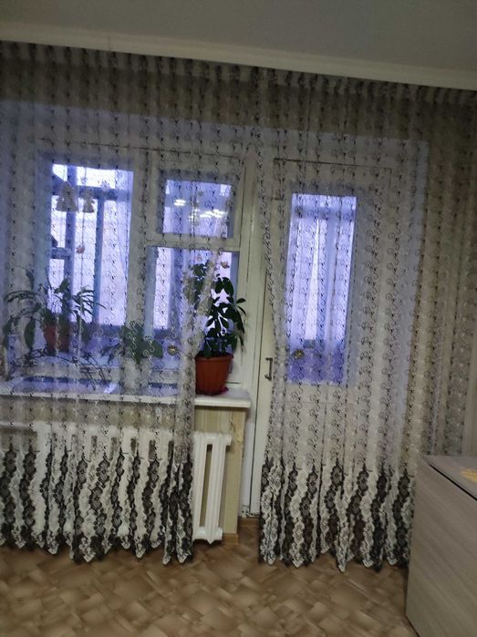 Продам шторы(органза )Высота-2,40 Ширина- 4м.Хорошее состояние.