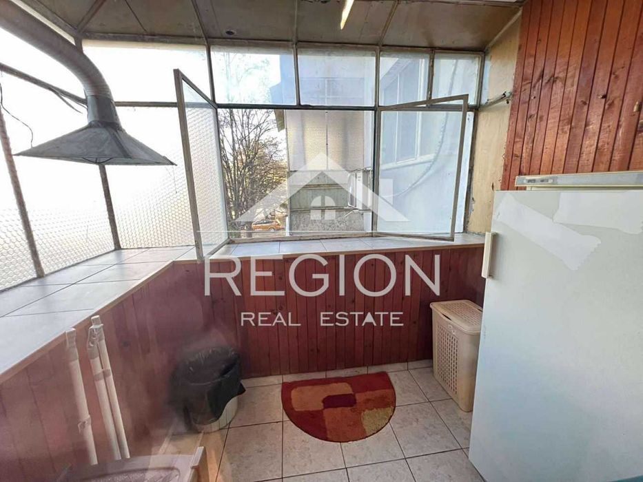 Дава се под наем Четиристаен апартамент в Варна, Цветен квартал - 89 кв.м за 612 € - Снимка #13