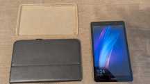 Tableta Huawei MediaPad T3 cu SIM GSM și 2 huse