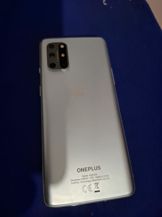 OnePlus T8 Telefon