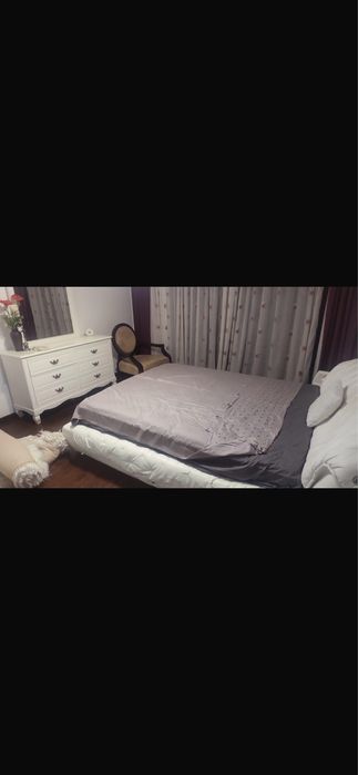 Dormitor lemn masiv si mobila de living