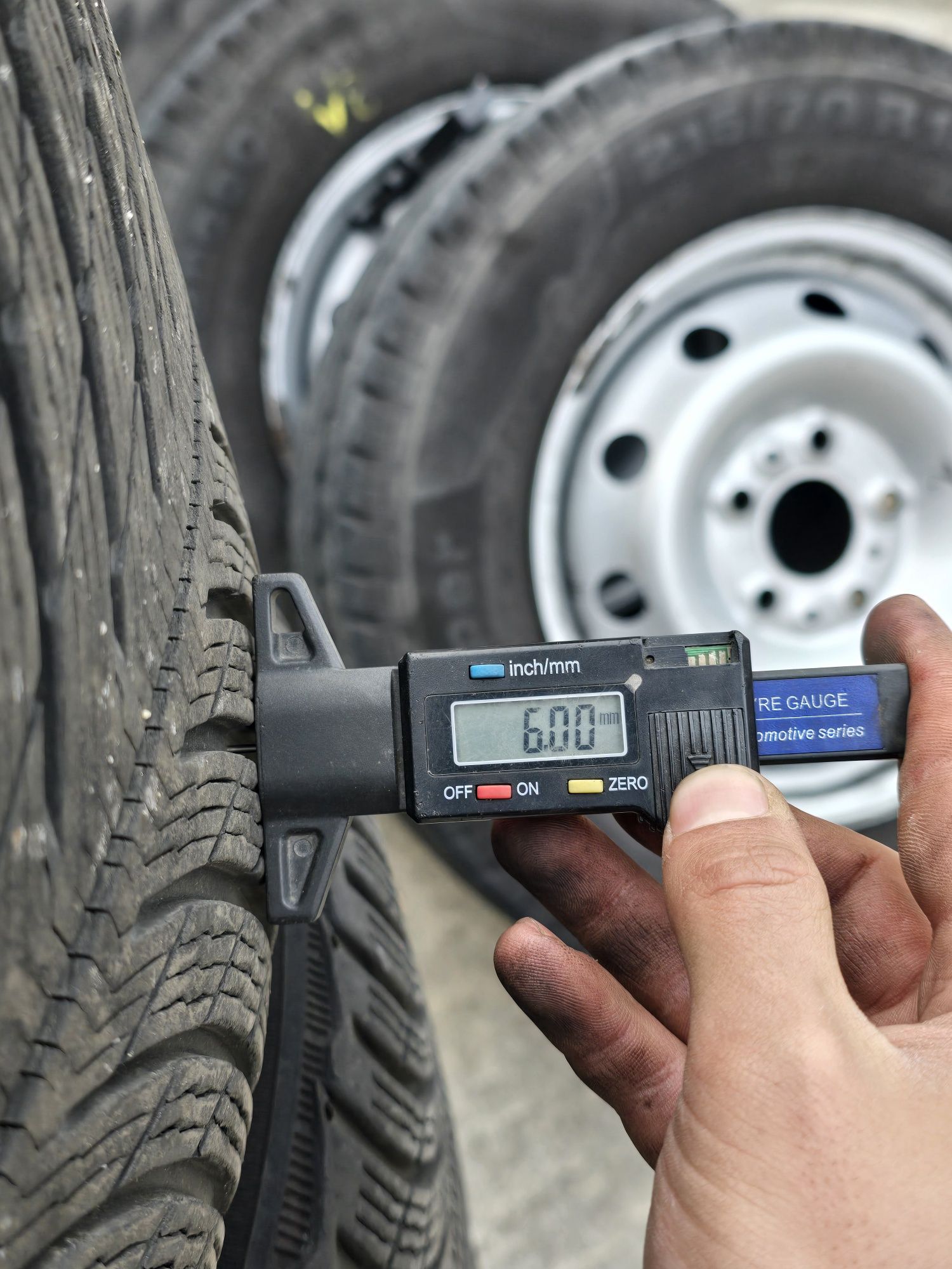 4 Броя 255/40/18 Michelin 6mm