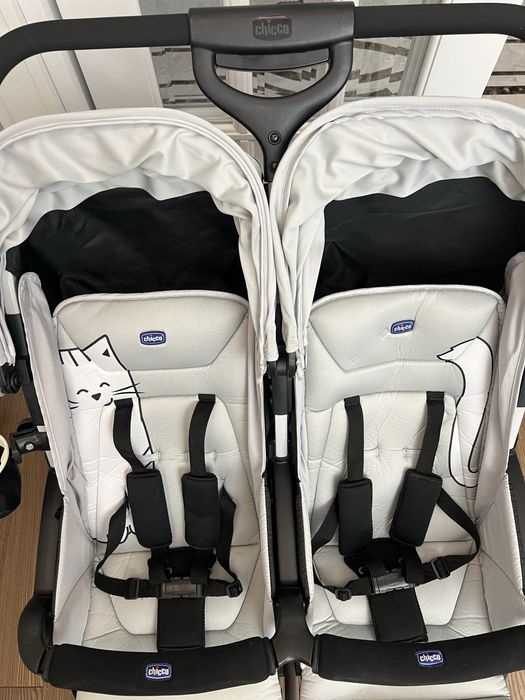 Коляска «Chicco» для двойни