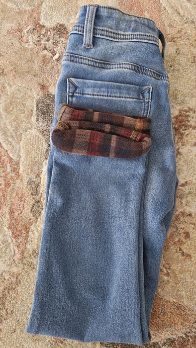 Jeans termoizolanți C&A,captusiti,baieti,marimea 134