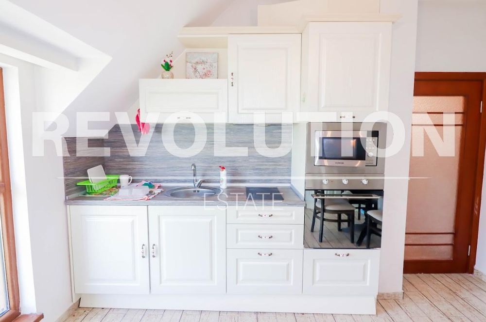 Двустаен апартамент в района на  Галата!