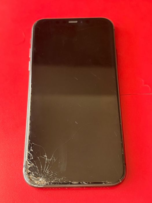 iPhone 11 64 gb perfect funcțional
