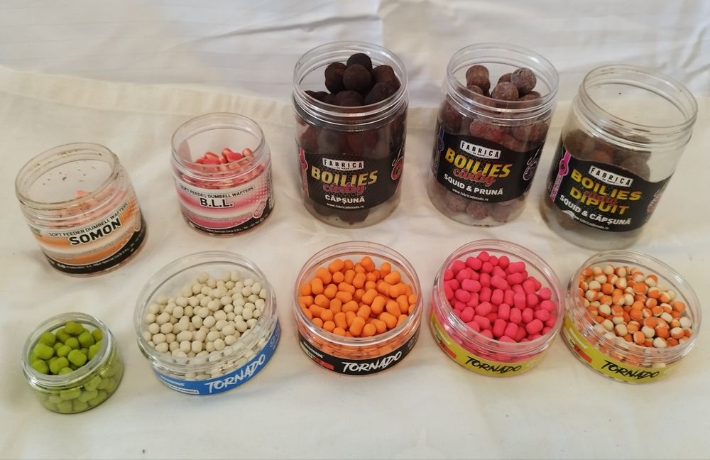 10 cuti cu wafters si boilles-uri, găleată Delphin 5L, matrițe Preston