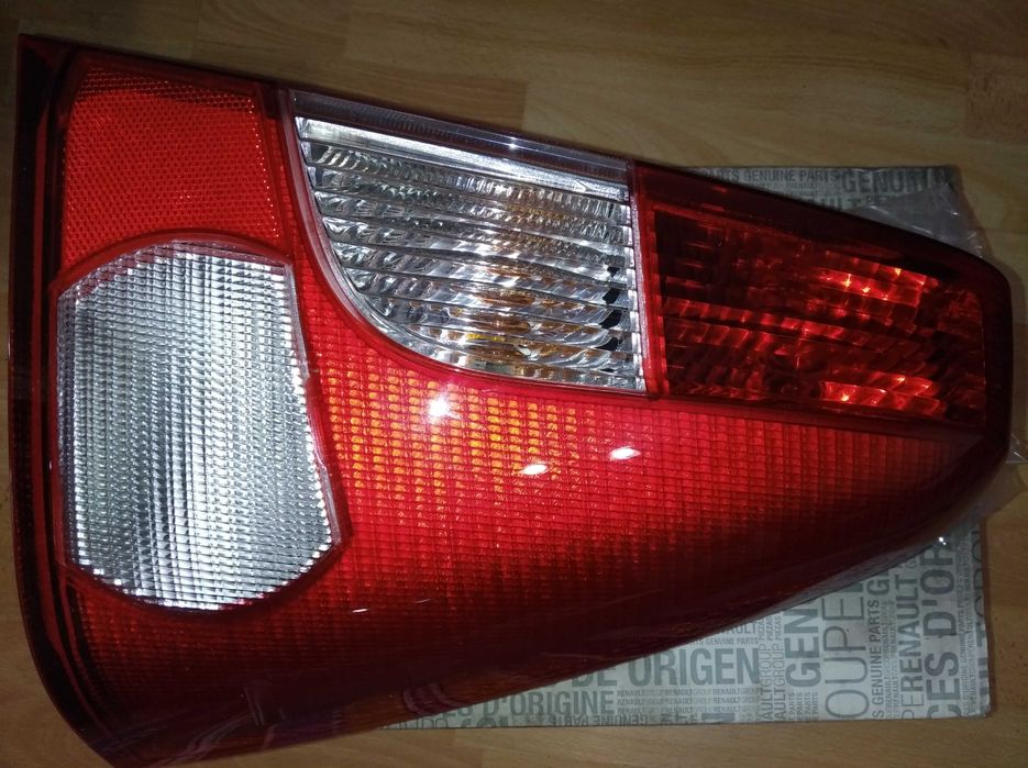 Lampa (stop) spate clasica dreapta Logan(semn alba)