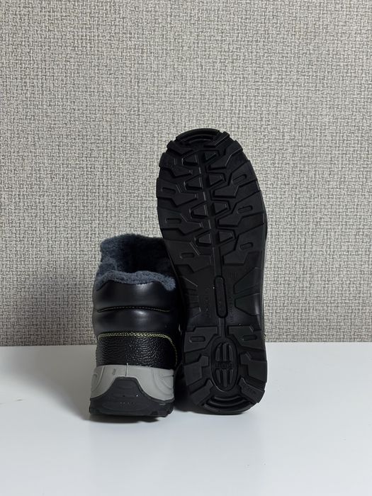 Продам зимнюю спец ботинку