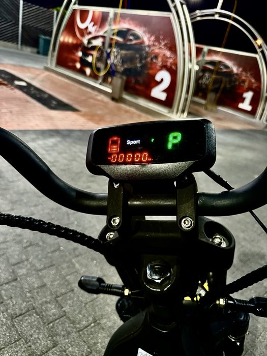 scuter electric moped