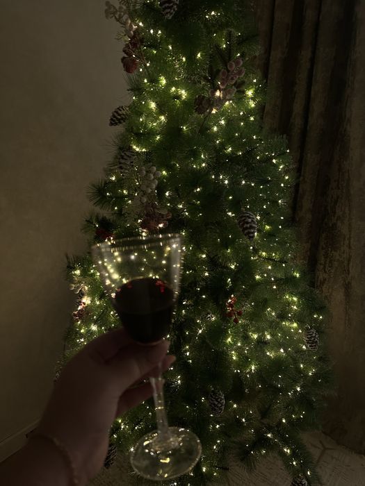 Продам елку 210м