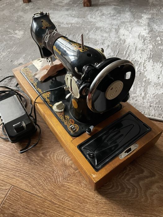 Шаейная машинка электрическая  и ручная