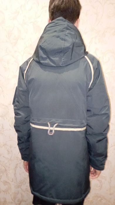 Продам зимнюю куртку подростковую