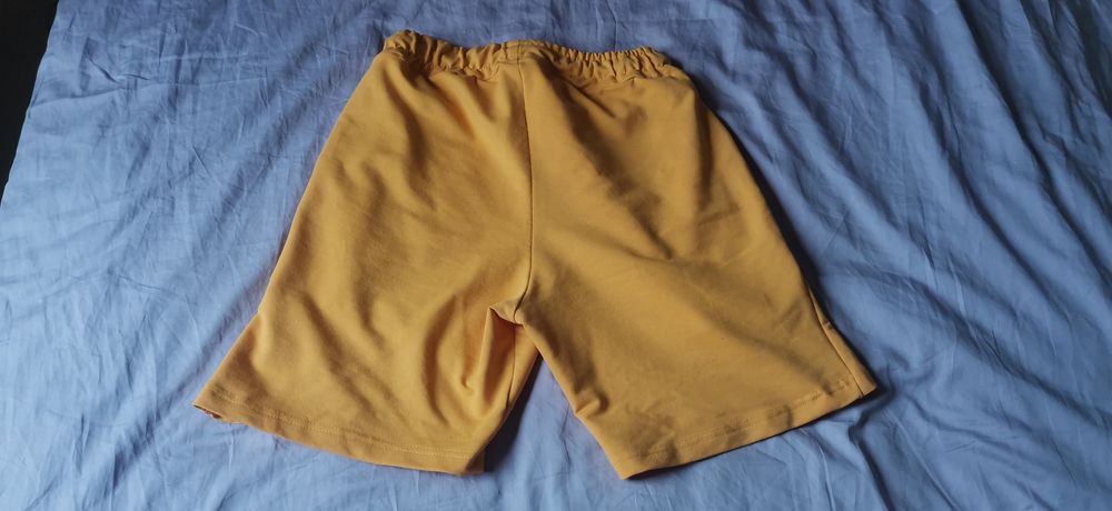 Pantaloni Scurtii Marimea M