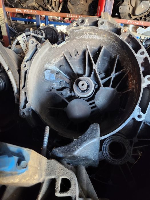 Vând cutie viteze manuală ford  mondeo mk3 motorina  2000 cm